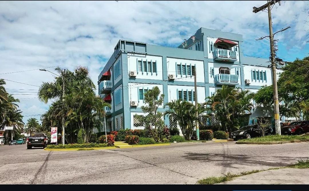 Hotel Carnaval La Ceiba Eksteriør bilde
