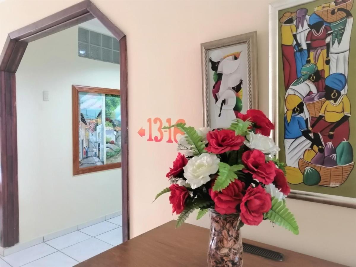 Hotel Carnaval La Ceiba Eksteriør bilde