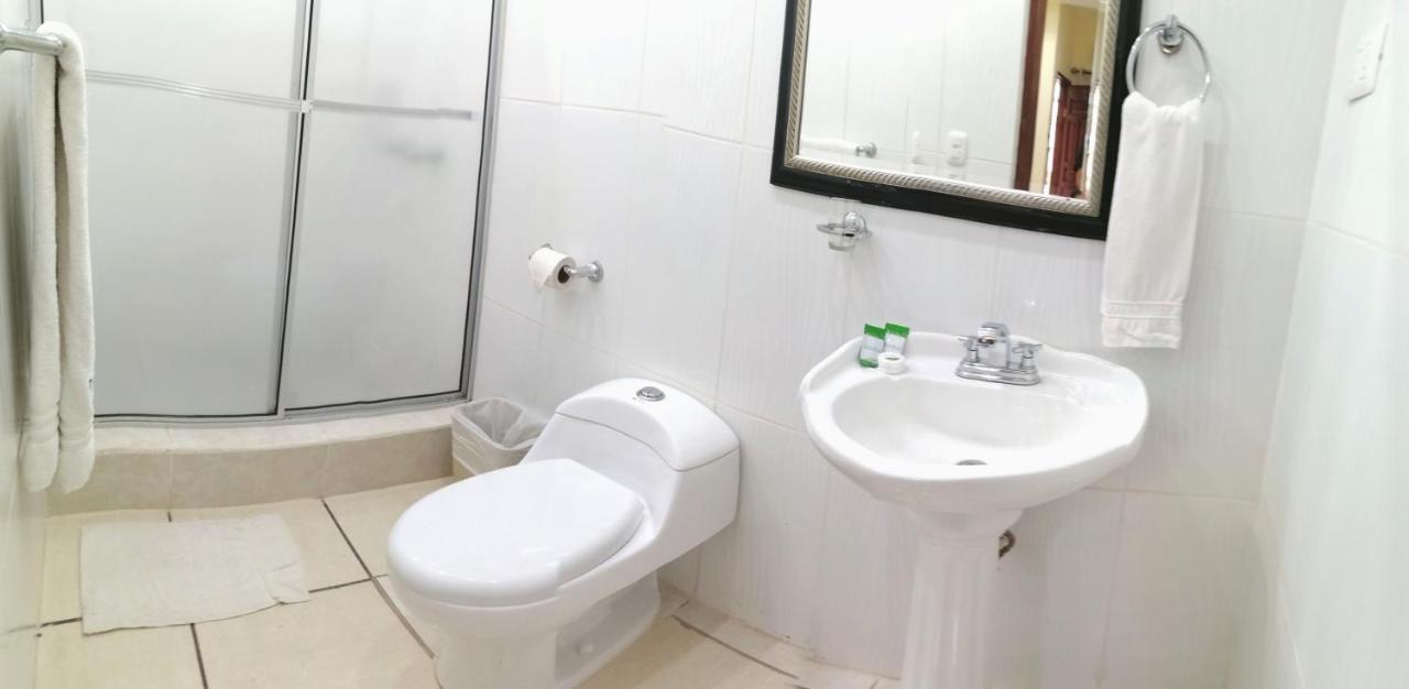 Hotel Carnaval La Ceiba Eksteriør bilde